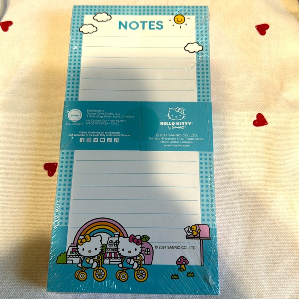 Hello Kitty - Picture 2 of 2